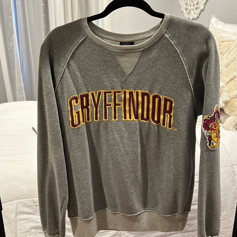 Gryffindor sweatshirt